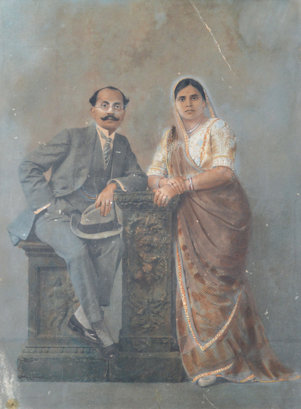 Bhawarlal and his wife